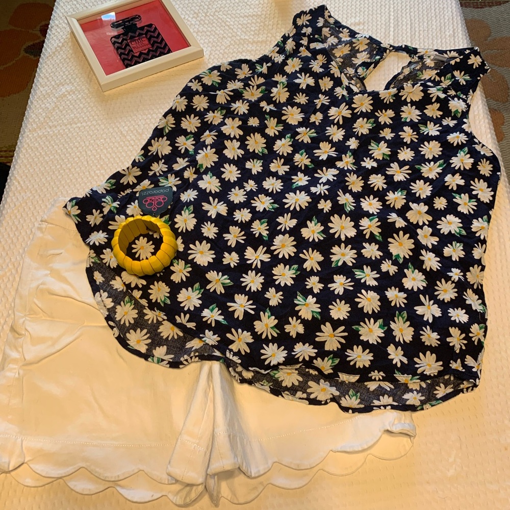 Zac & Rachel Black and White Daisy Blouse